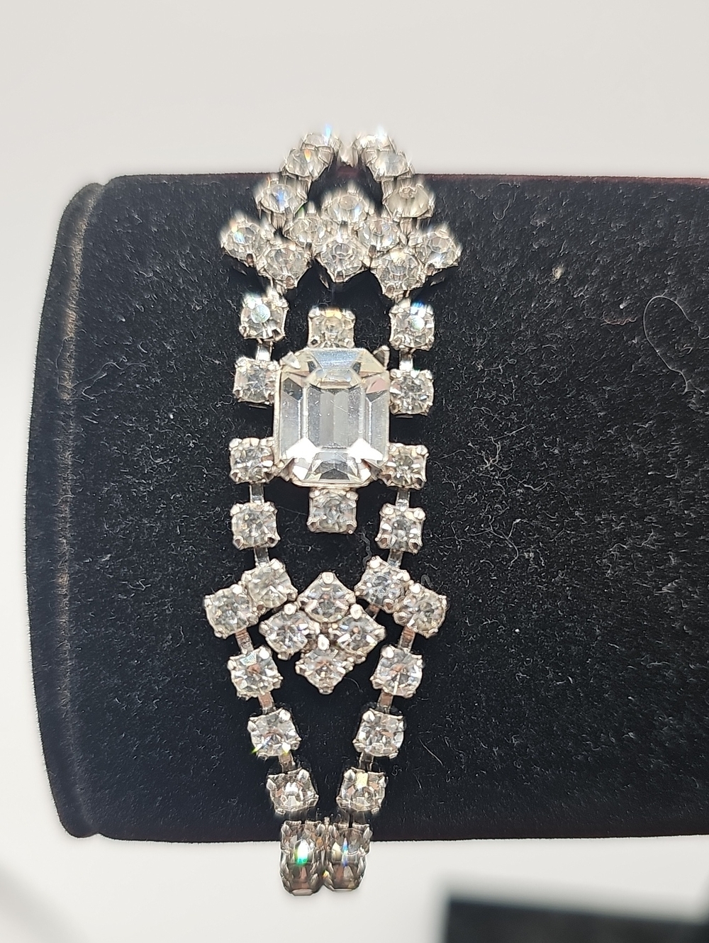 Silver Rhinestone Bracelet with Clear Stones. Sparkle, Sparkle. Excellant Cond.